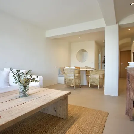Apartament With Sea View *