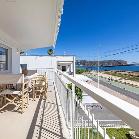 Apartment With Sea View *
